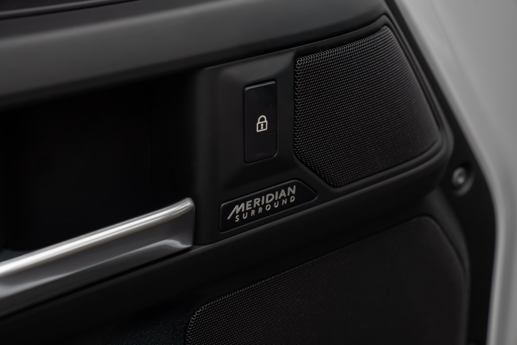 DEFENDER 5.0L 110 X Dynamic HSE