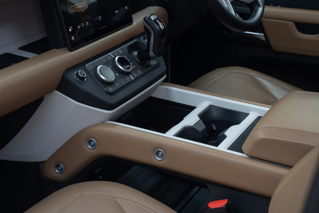 DEFENDER 5.0L 110 X Dynamic HSE