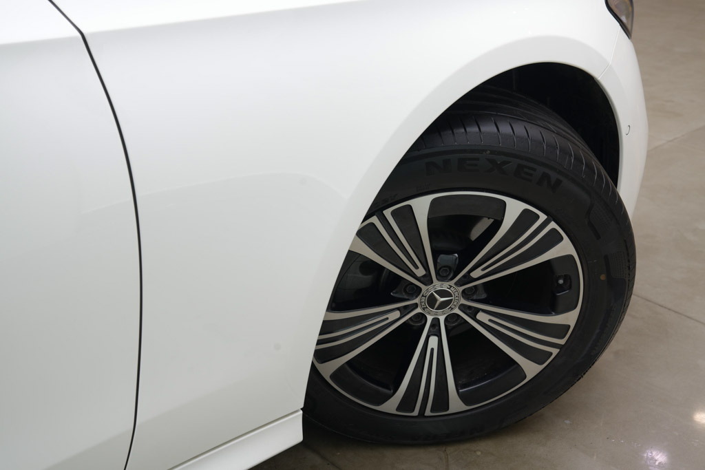 Mercedes Benz E200