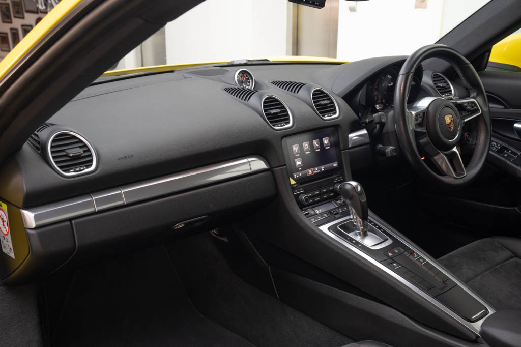 Porsche 718 Cayman