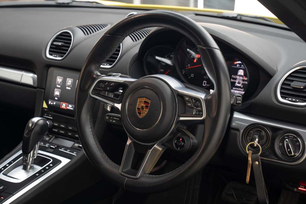 Porsche 718 Cayman