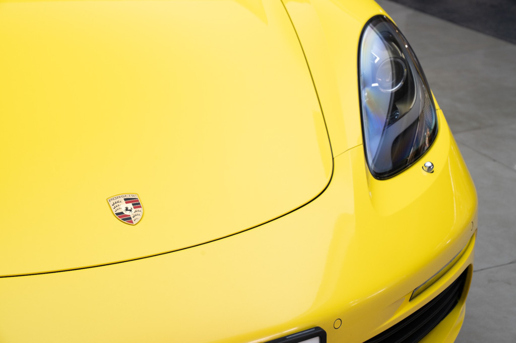 Porsche 718 Cayman