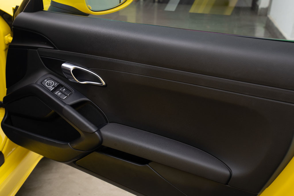 Porsche 718 Cayman