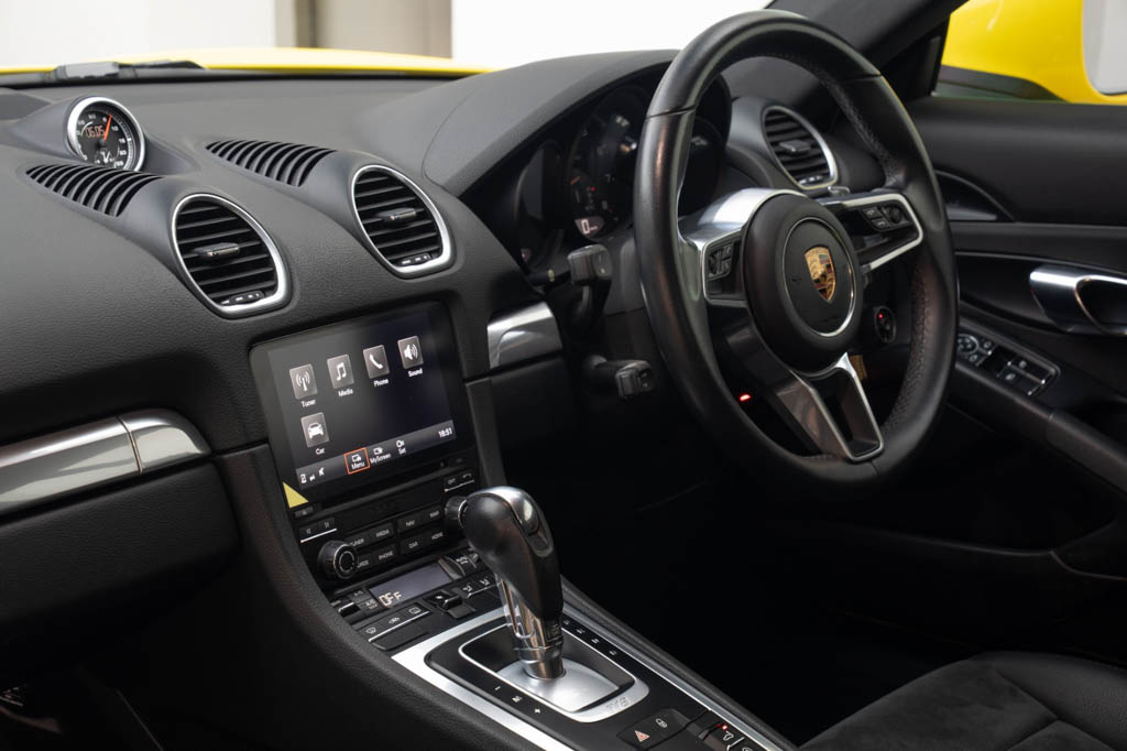 Porsche 718 Cayman