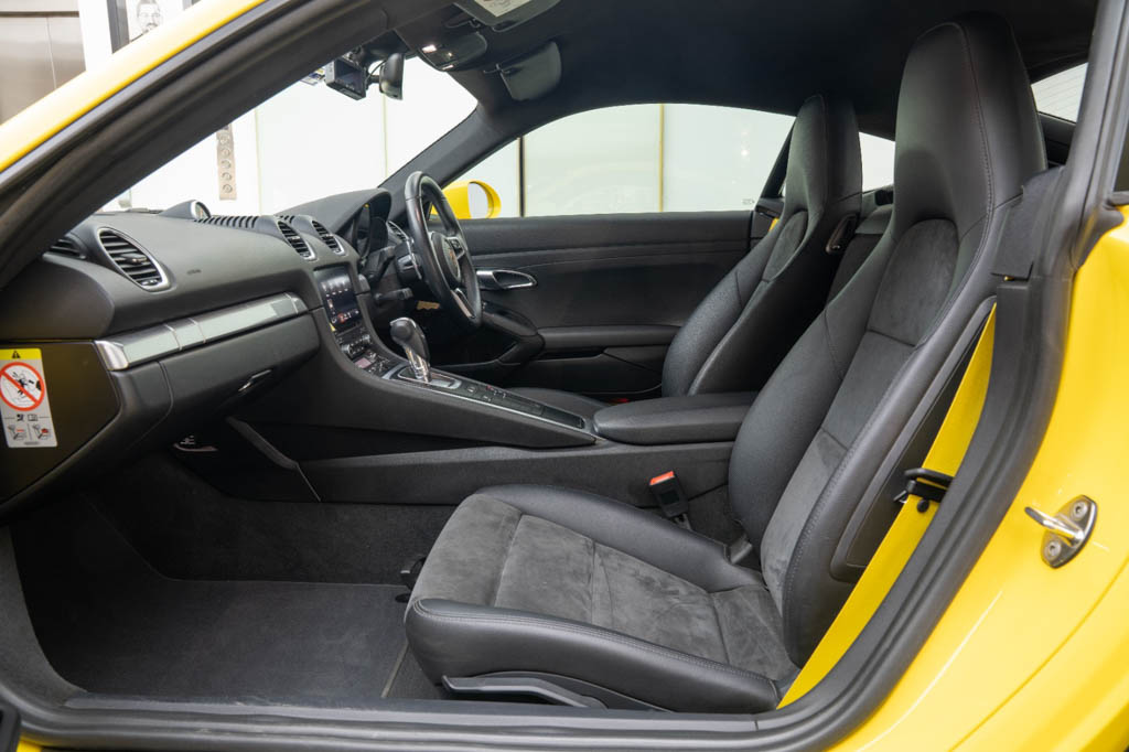 Porsche 718 Cayman