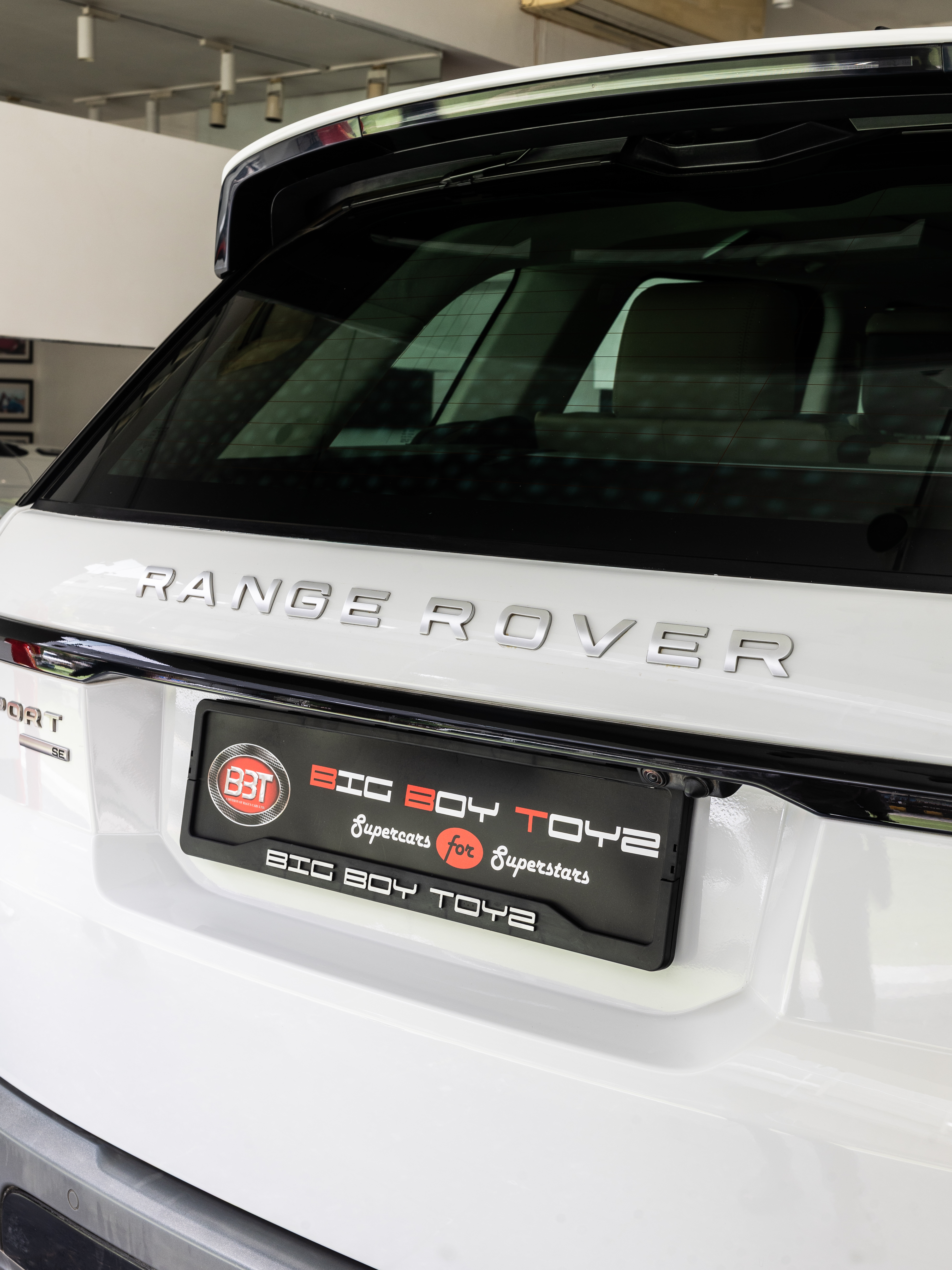 Range Rover Sport SE Exterior Image