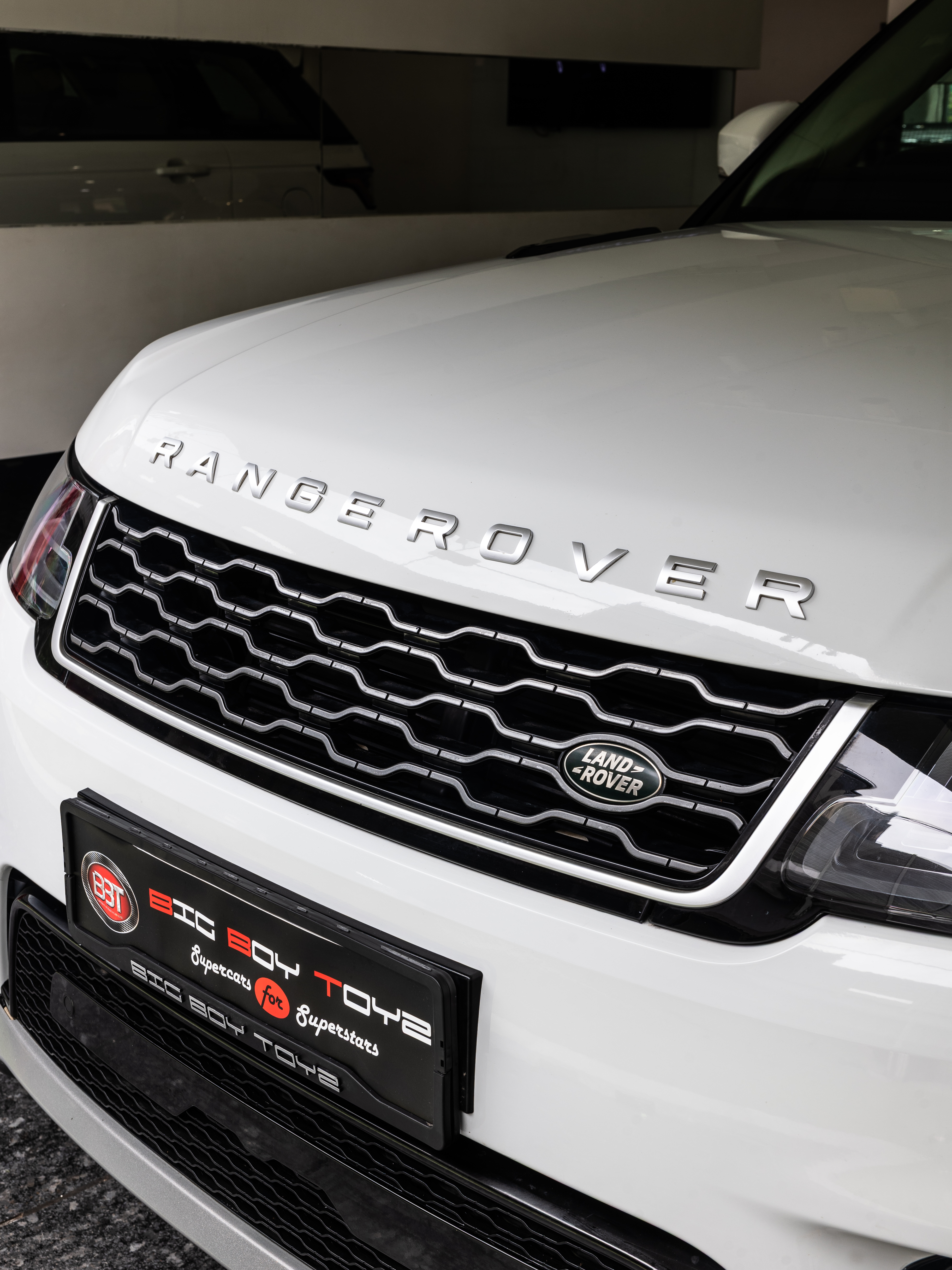 Range Rover Sport SE Exterior Image