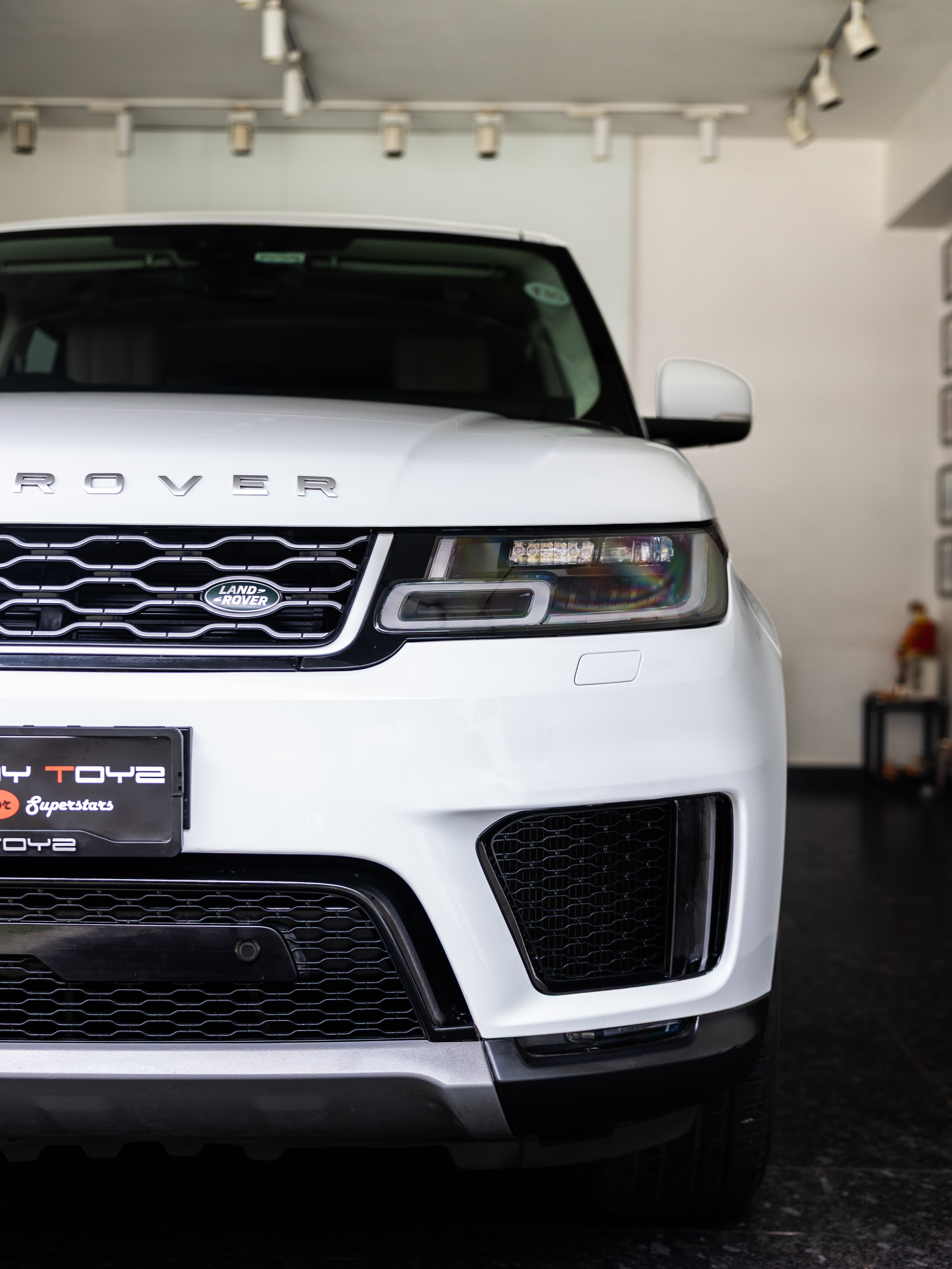 Range Rover Sport SE Exterior Image