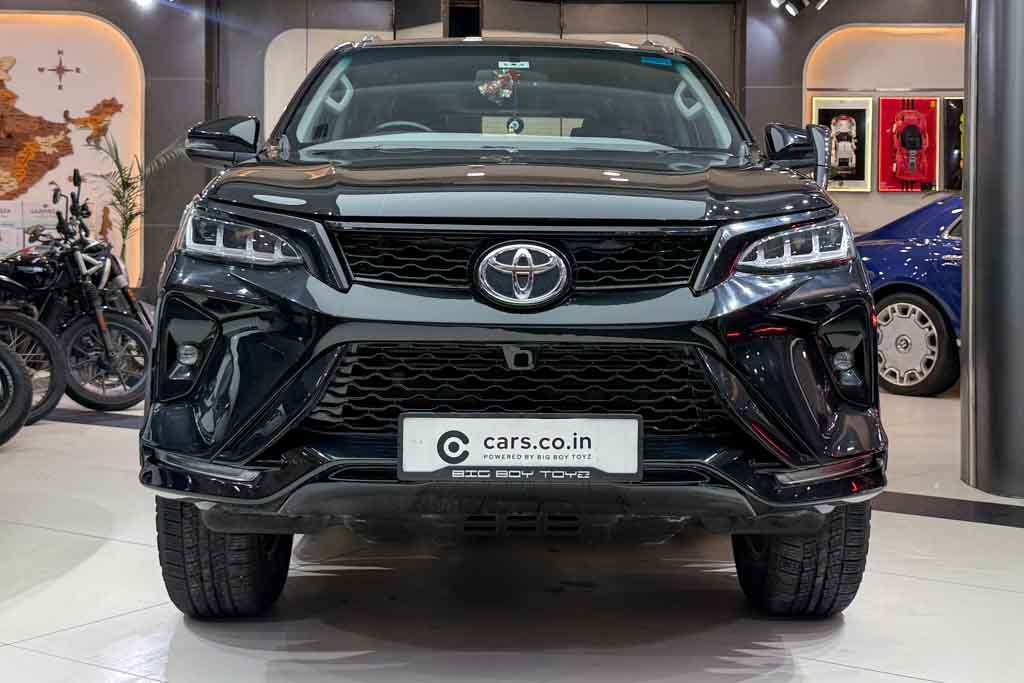 Toyota Fortuner 4x2 MT