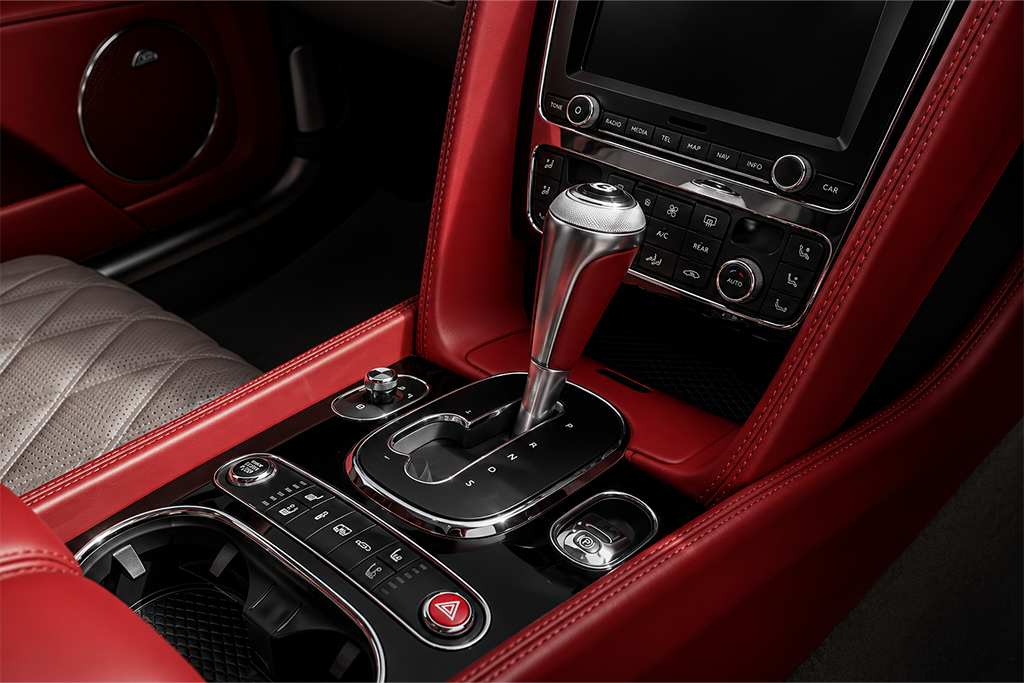 Bentley Flying Spur V8