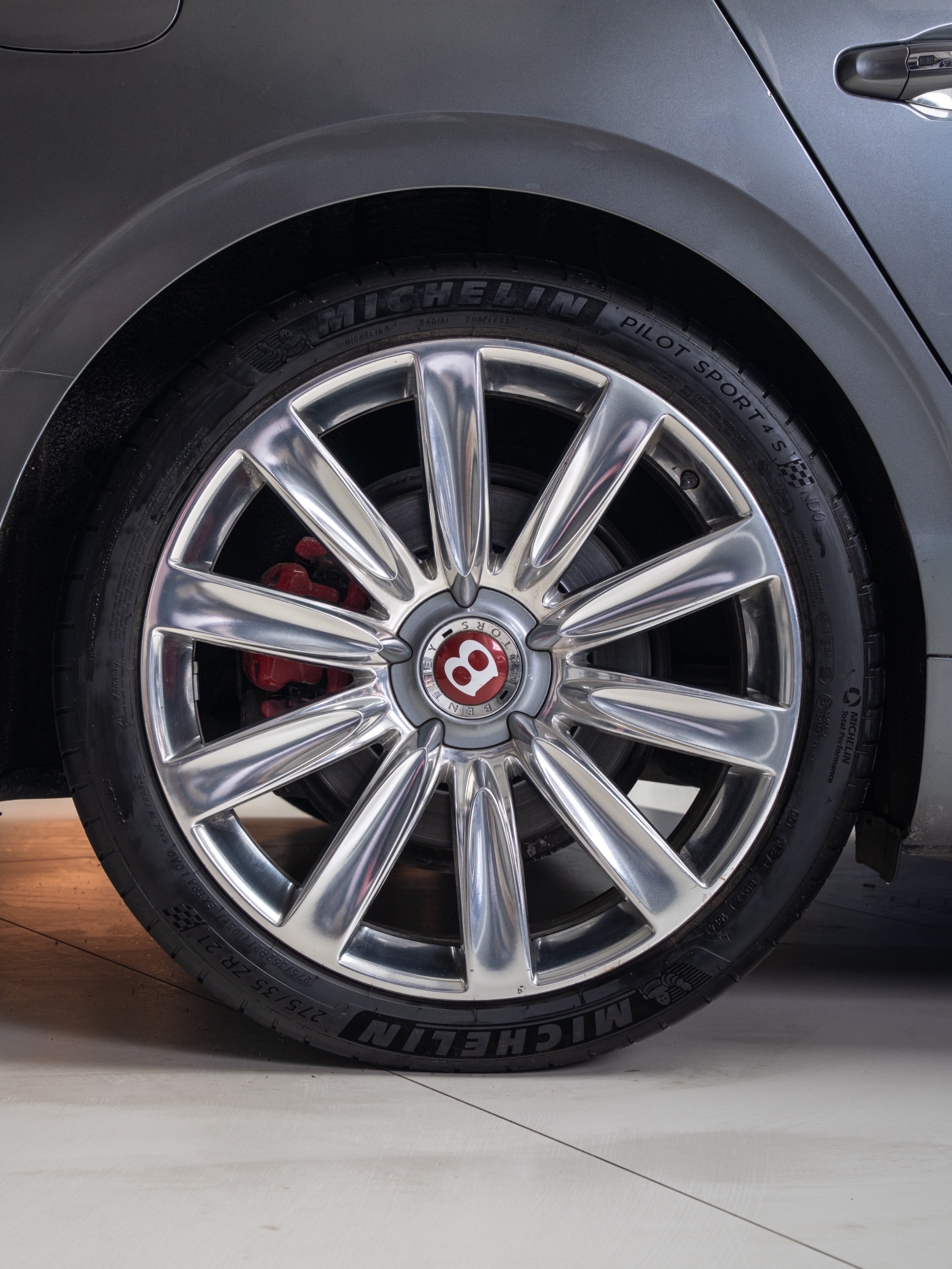 Bentley Flying Spur V8 Exterior Image