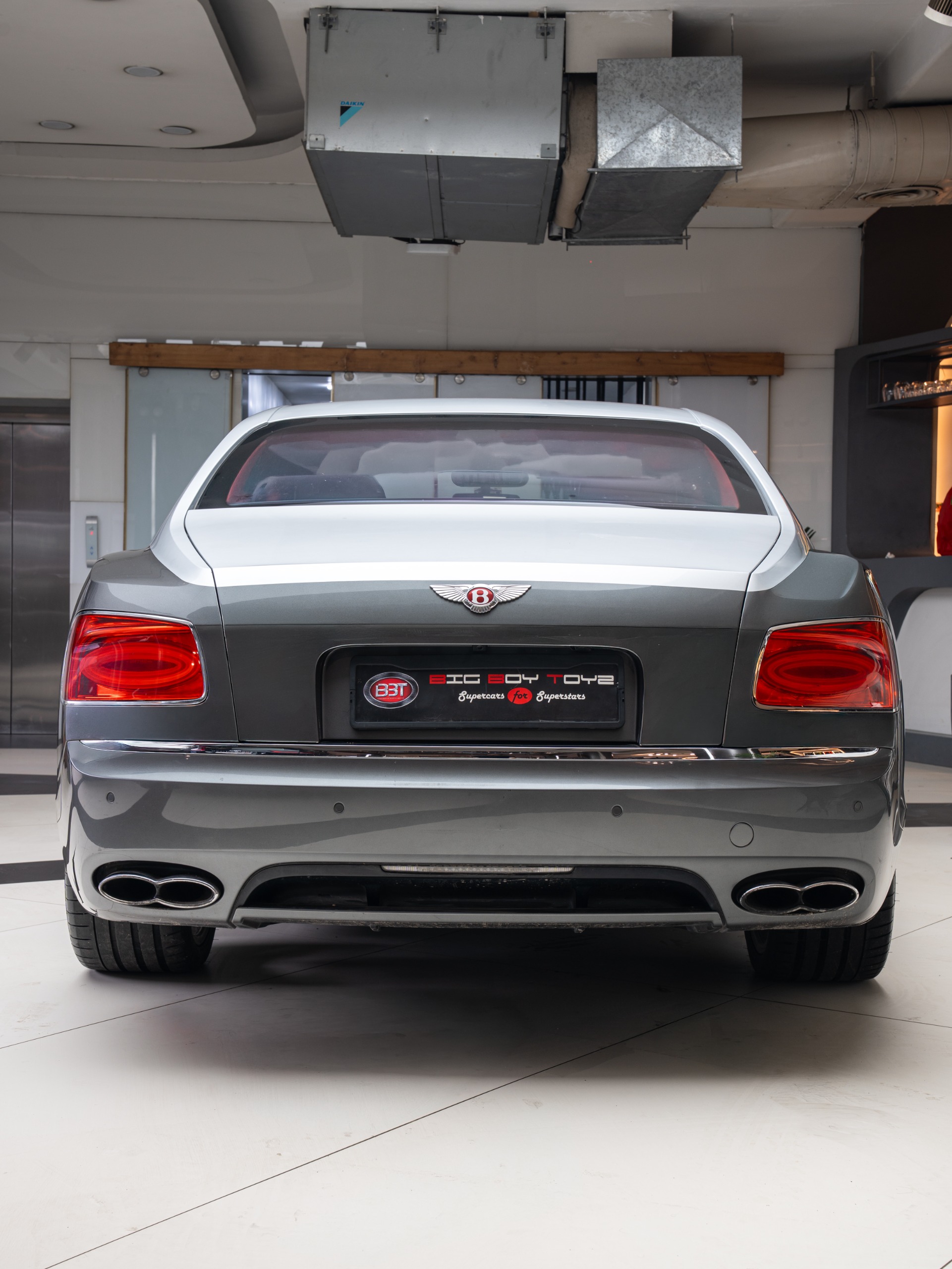 Bentley Flying Spur V8 Exterior Image
