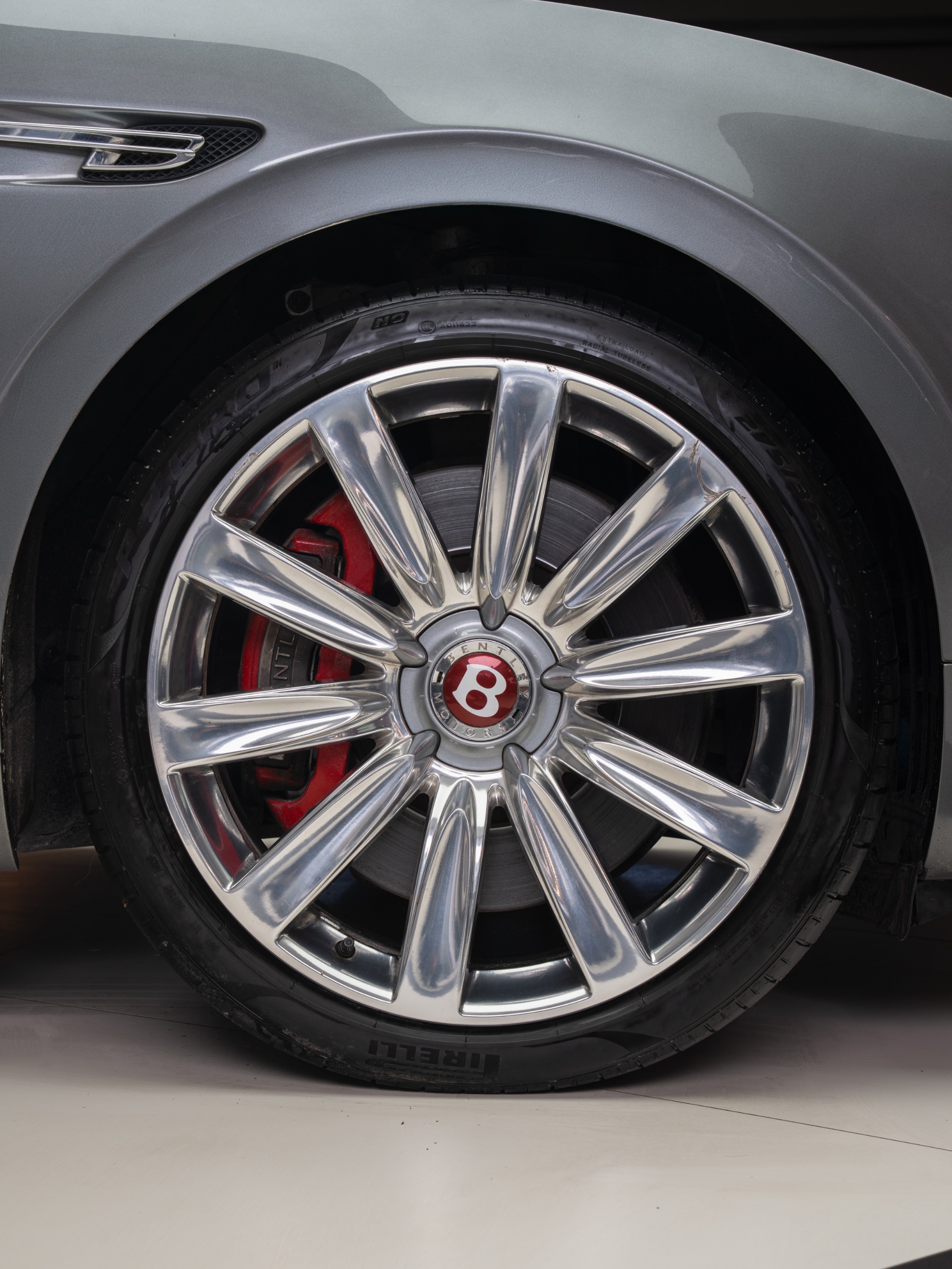 Bentley Flying Spur V8 Exterior Image