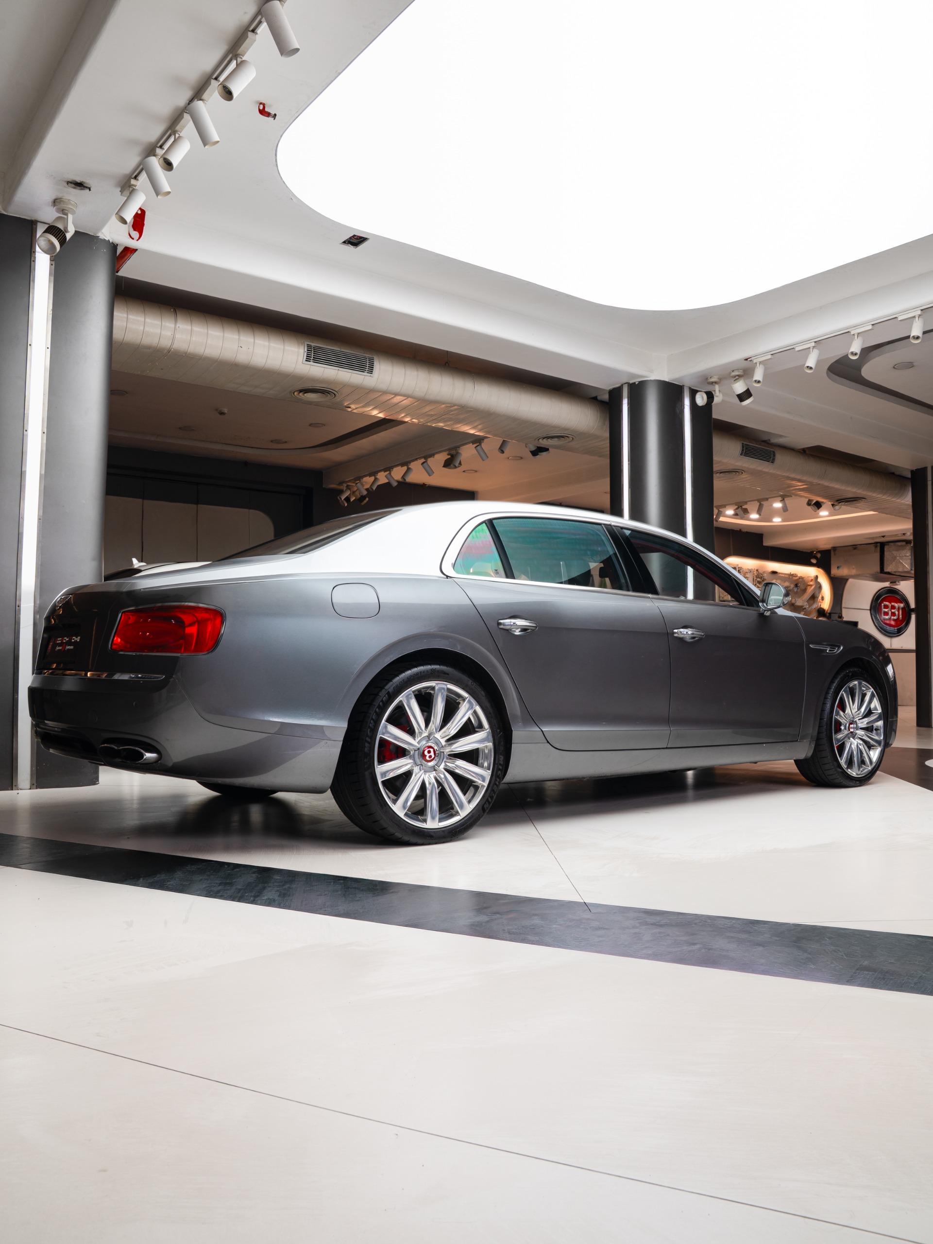 Bentley Flying Spur V8 Exterior Image