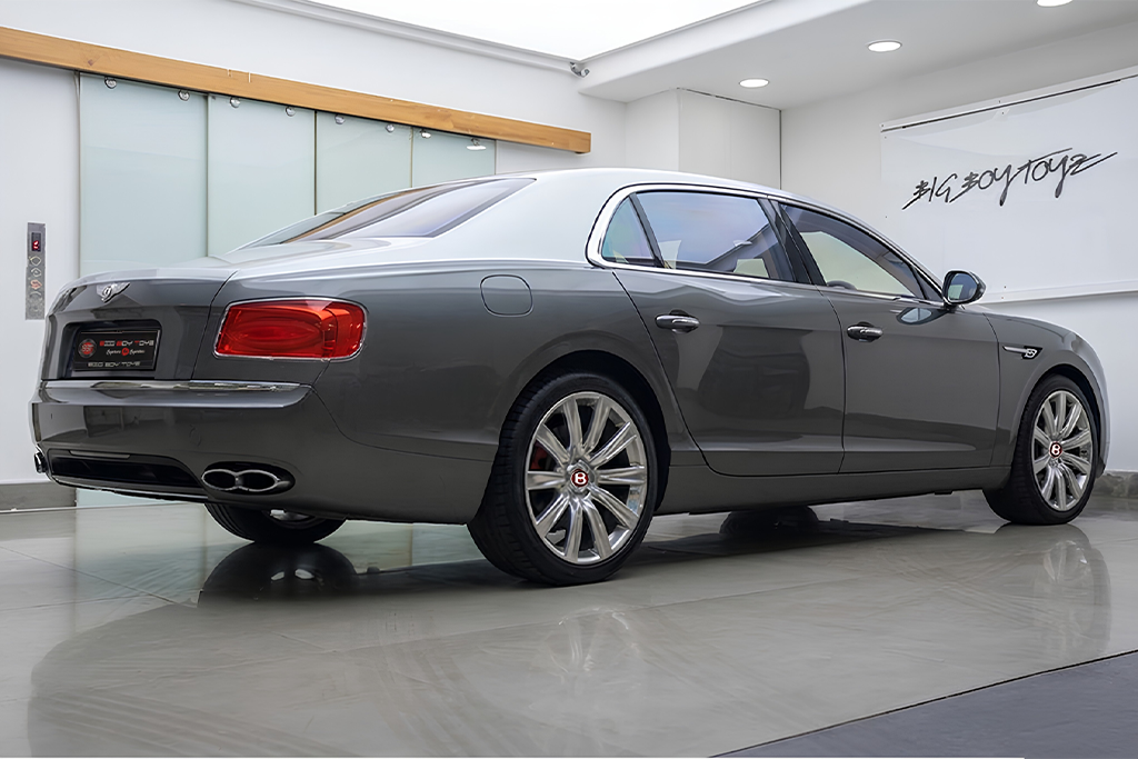 Bentley Flying Spur V8