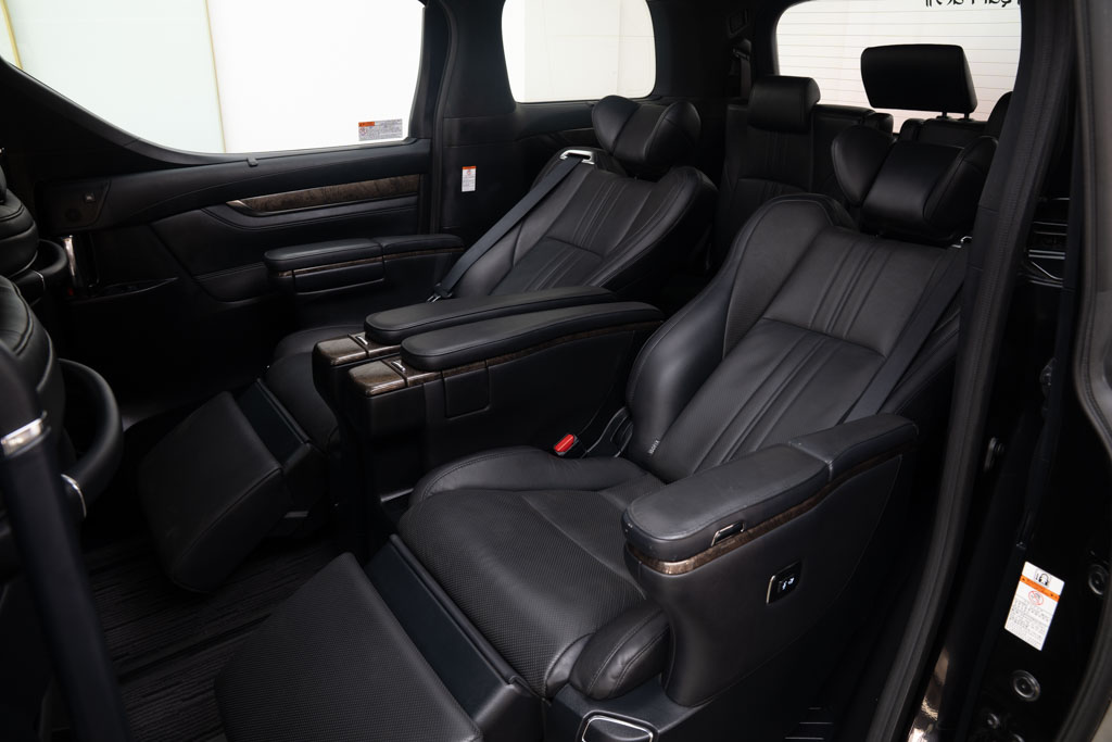 Toyota Vellfire Executive