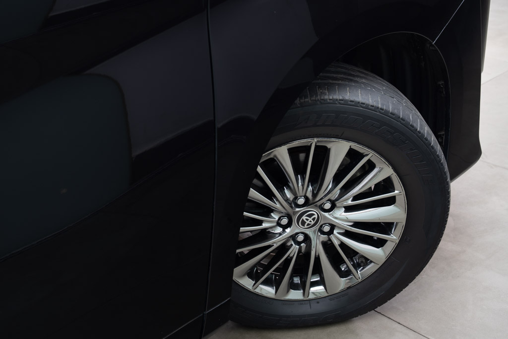 Toyota Vellfire Executive