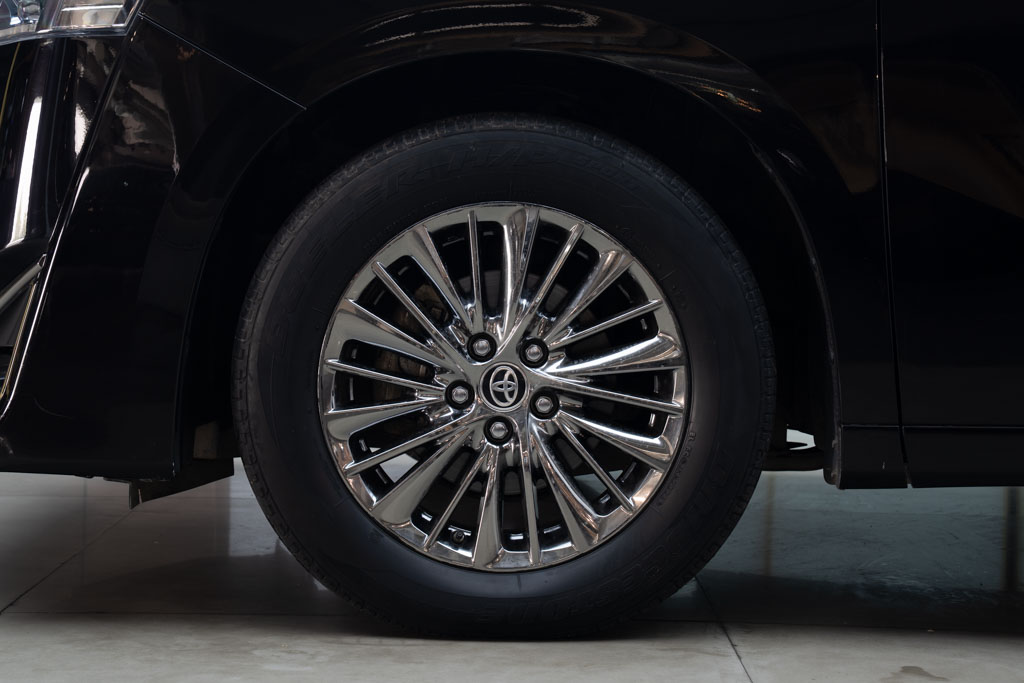 Toyota Vellfire Executive