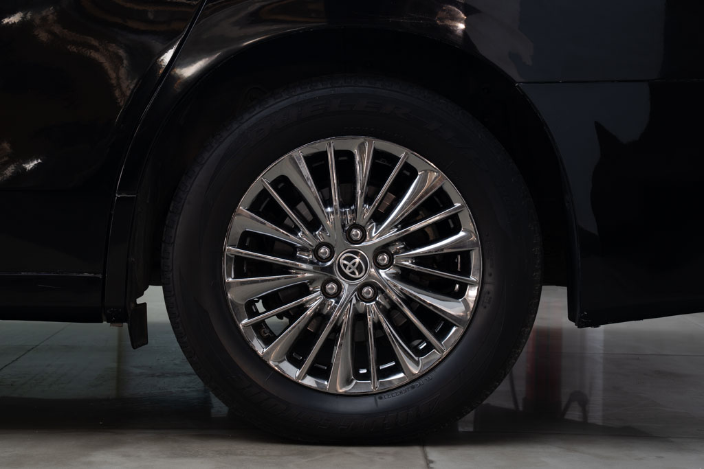 Toyota Vellfire Executive