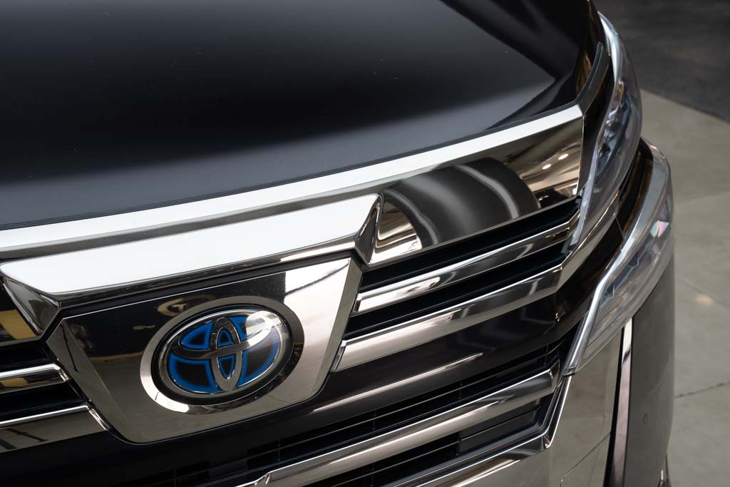 Toyota Vellfire Executive
