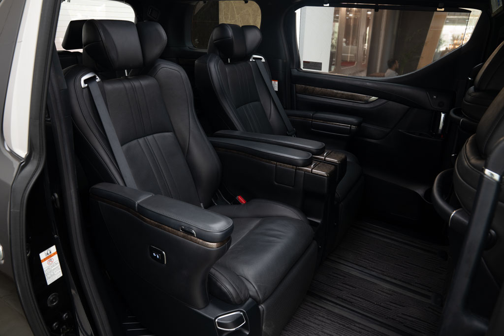 Toyota Vellfire Executive