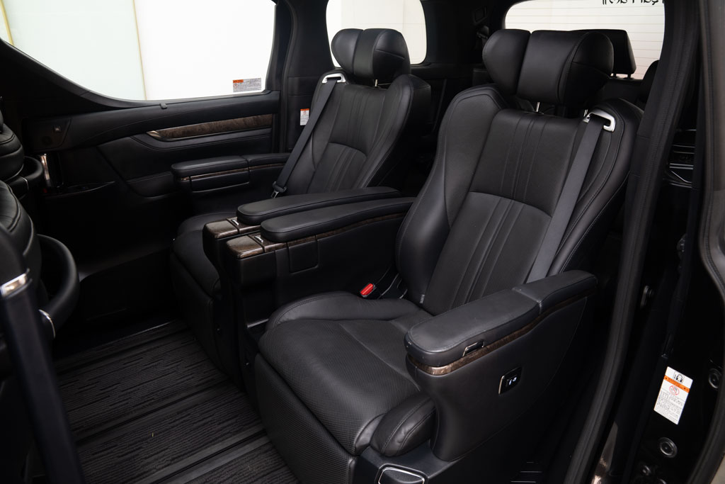 Toyota Vellfire Executive