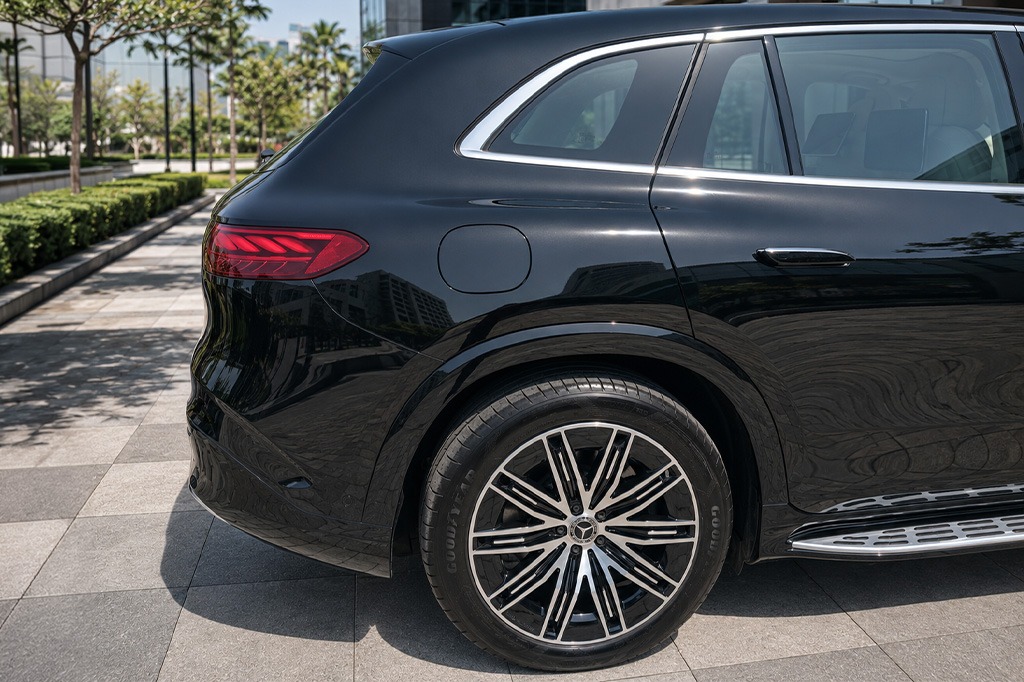 Mercedes Bens EQS SUV 450 Celebration Edition