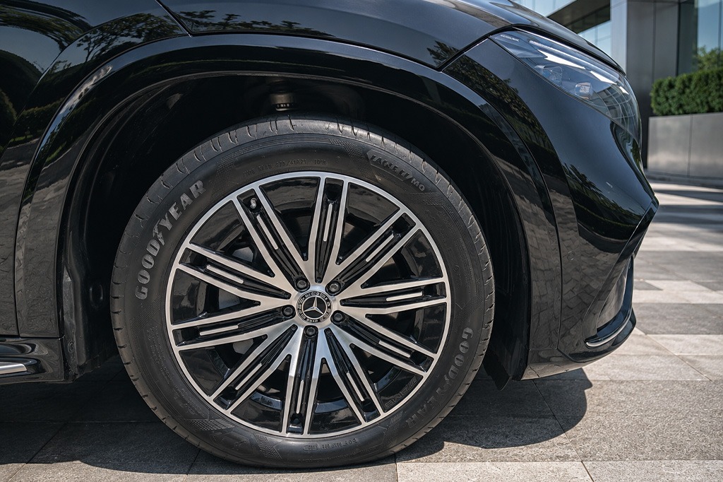 Mercedes Bens EQS SUV 450 Celebration Edition