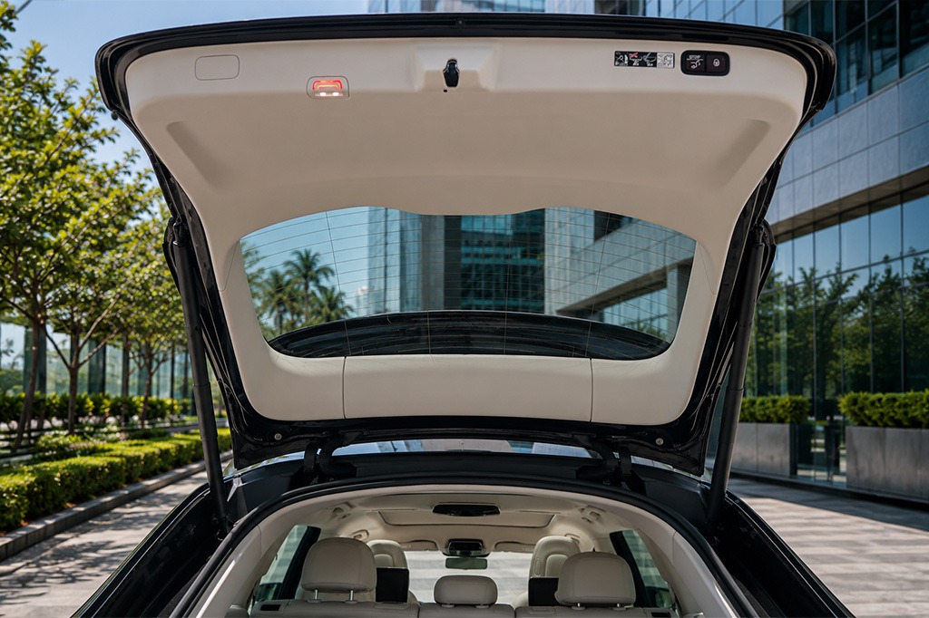 Mercedes Bens EQS SUV 450 Celebration Edition