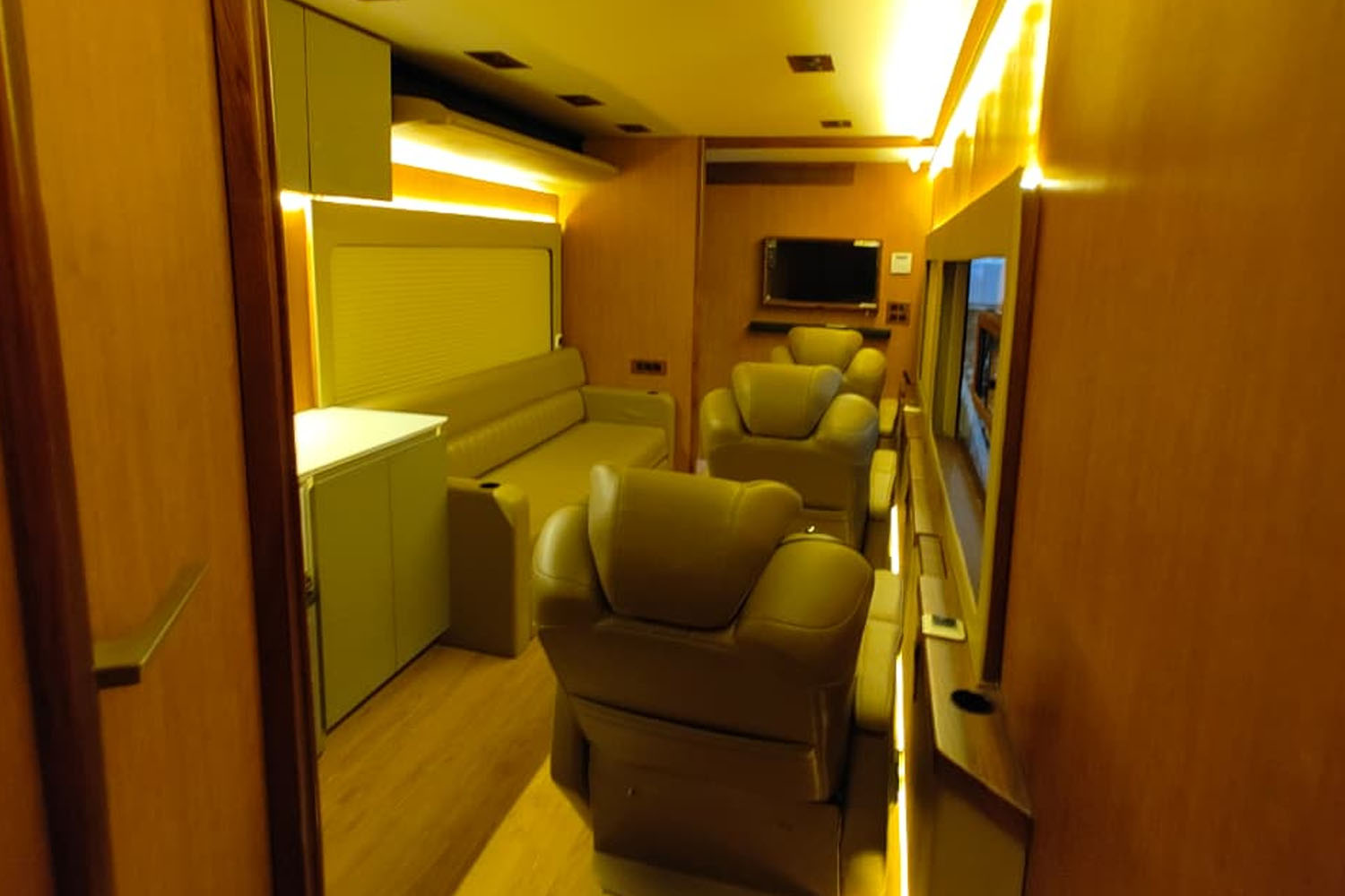 Volvo Eicher 10.9L (Modified)