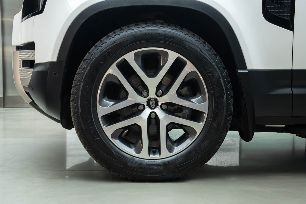 Land Rover Defender 110 P300 HSE
