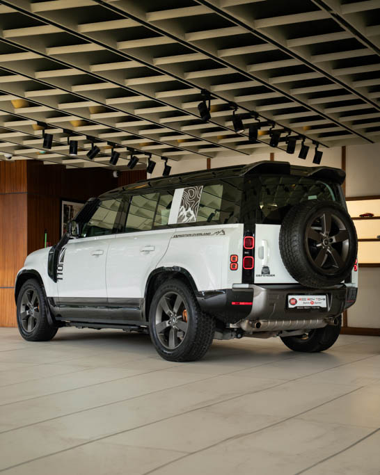 Land Rover Defender 110 P300 HSE