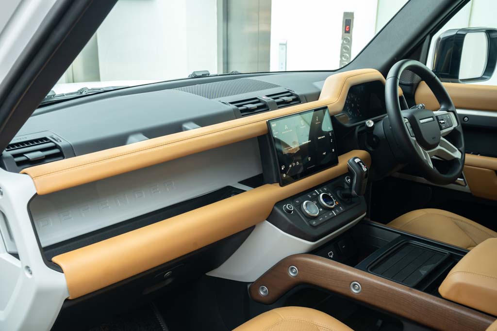 Land Rover Defender 110 P300 HSE
