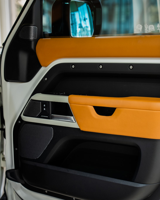 Land Rover Defender 110 P300 HSE