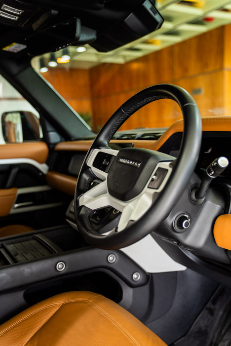 Land Rover Defender 110 P300 HSE