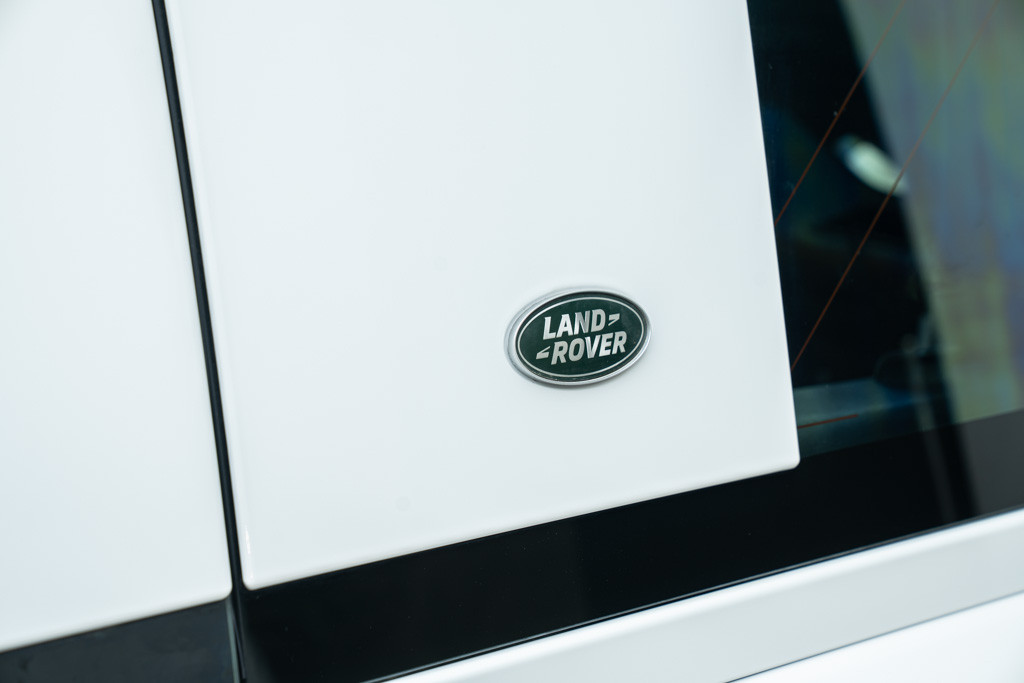 Land Rover Defender 110 P300 HSE