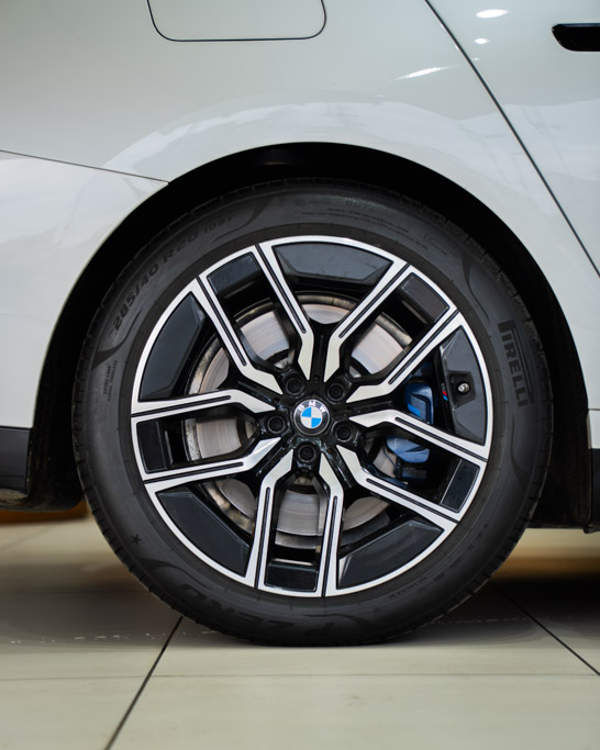 BMW 740i M Sport Exterior Image