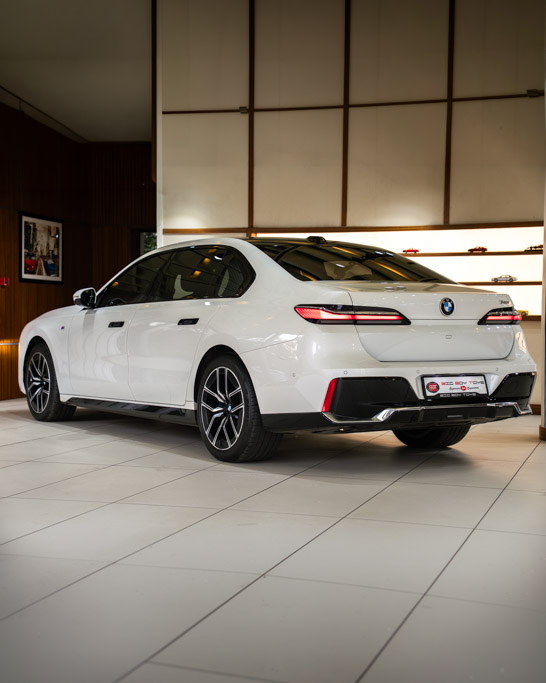 BMW 740i M Sport Exterior Image