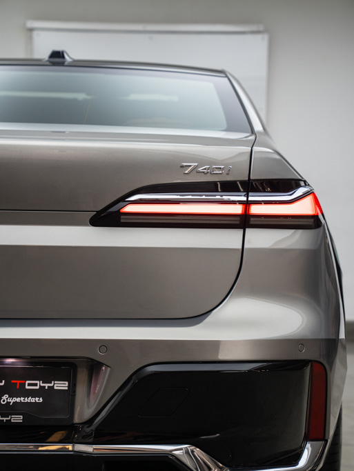 BMW 740i M Sport Exterior Image