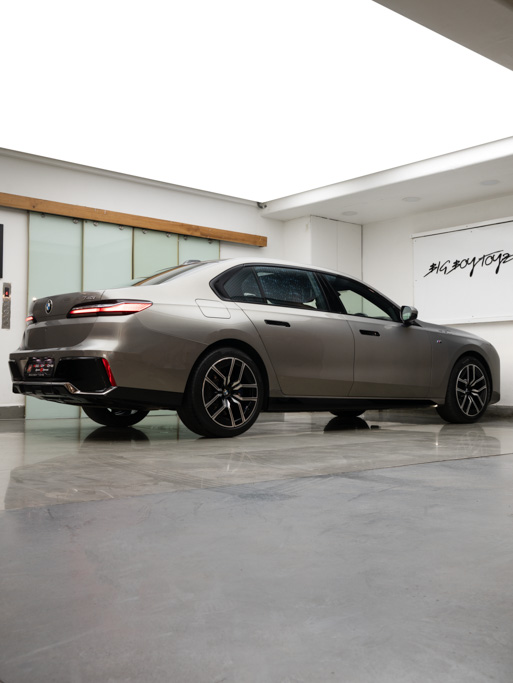 BMW 740i M Sport Exterior Image