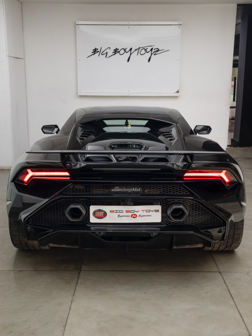 Lamborghini Huracan Tecnica Exterior Image