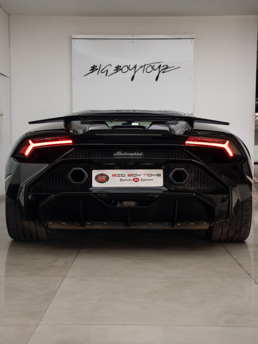 Lamborghini Huracan Tecnica Exterior Image