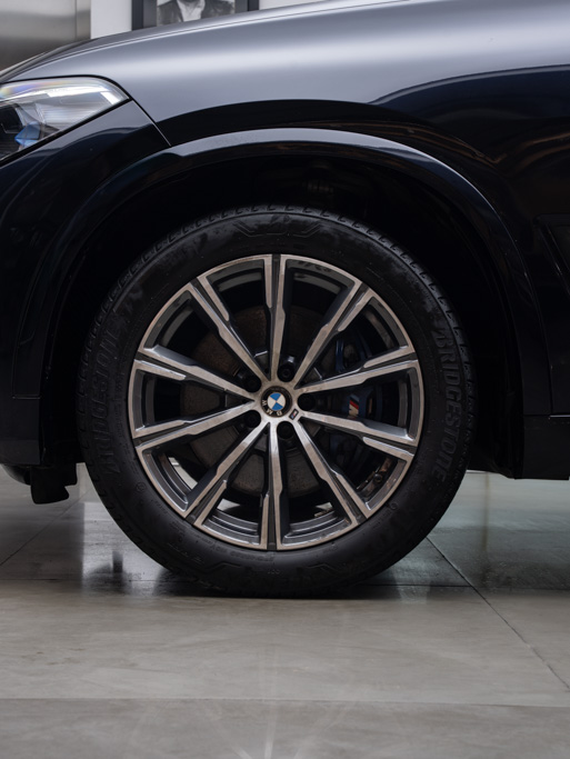 BMW X5 xDrive 40i M Sport Exterior Image
