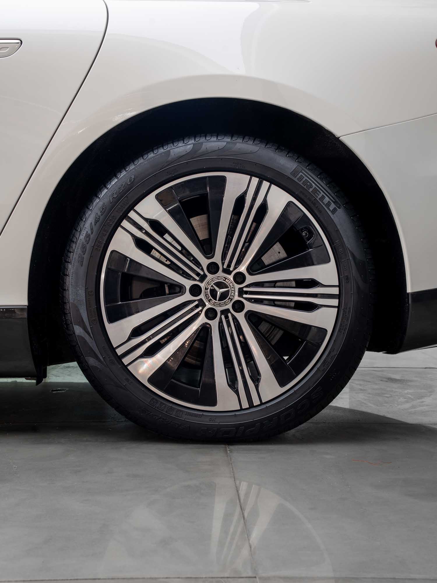 Mercedes Benz EQS 580 4matic Exterior Image