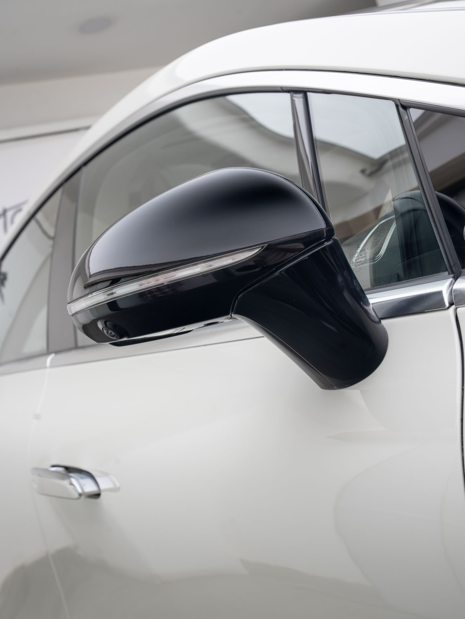 Mercedes Benz EQS 580 4matic Exterior Image