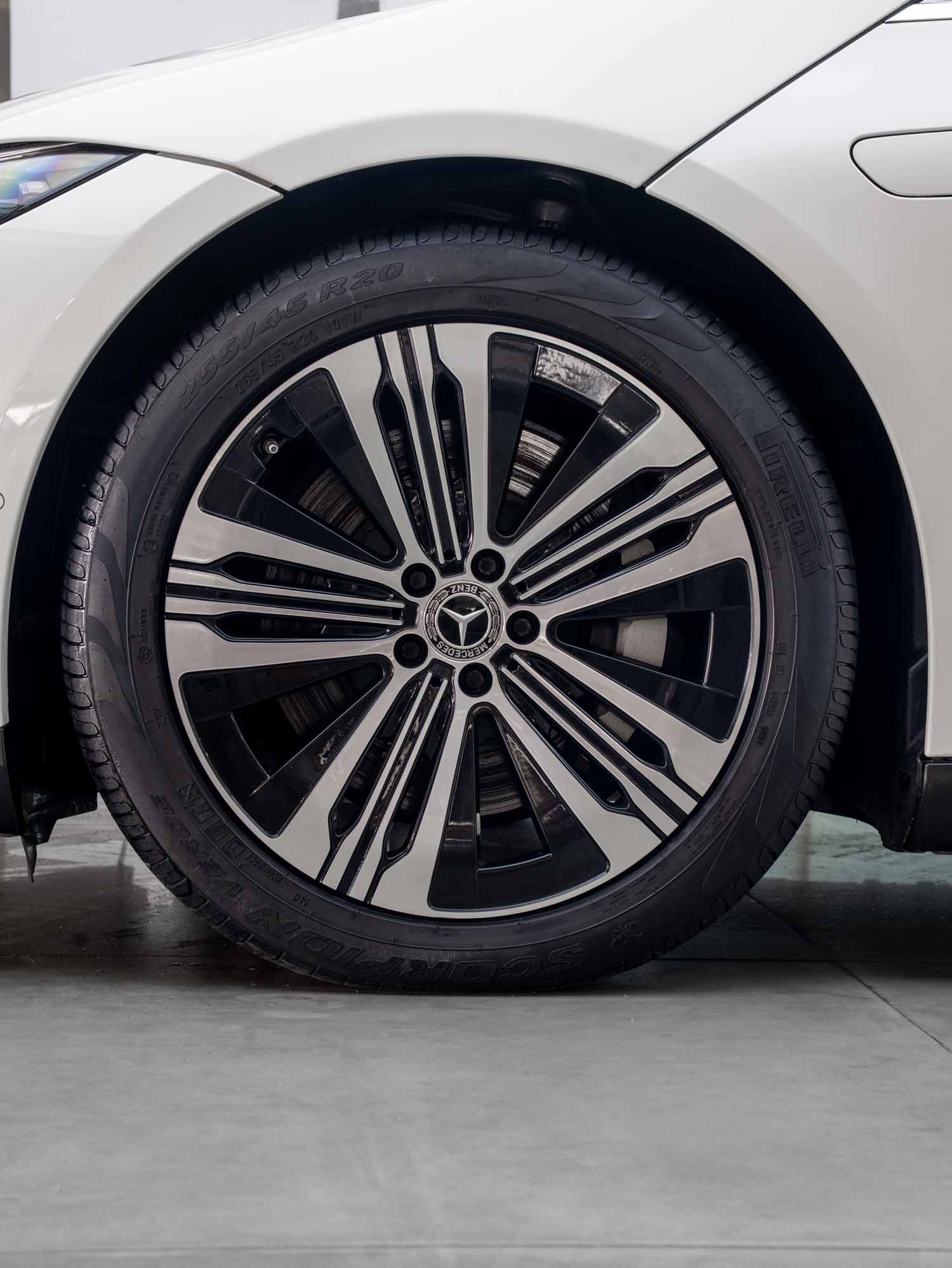 Mercedes Benz EQS 580 4matic Exterior Image