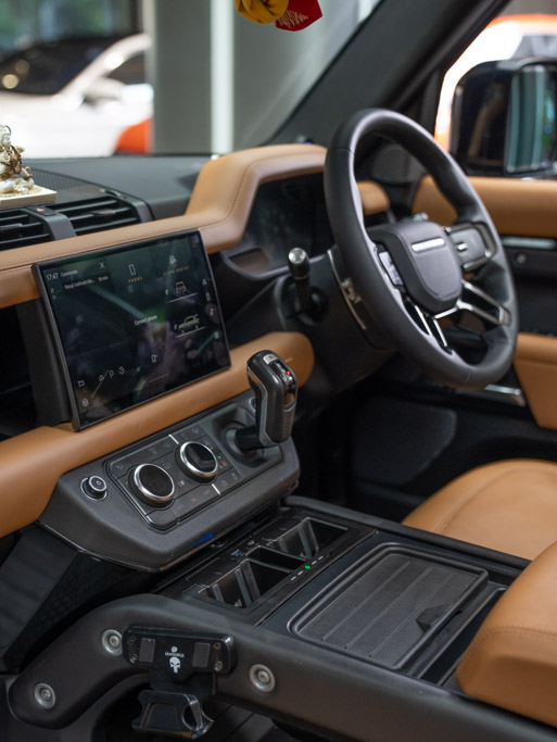 Land Rover Defender 110 P300 HSE
