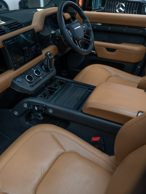 Land Rover Defender 110 P300 HSE