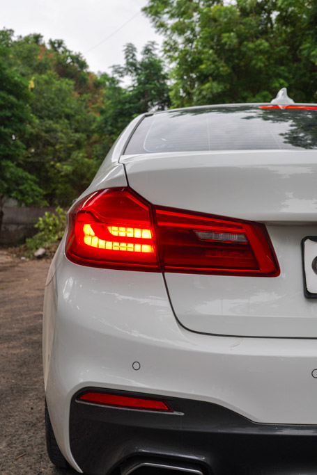 BMW 530D M SPORT Exterior Image