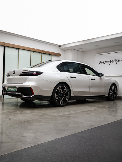 BMW i7 edrive50 M Sport Exterior Image